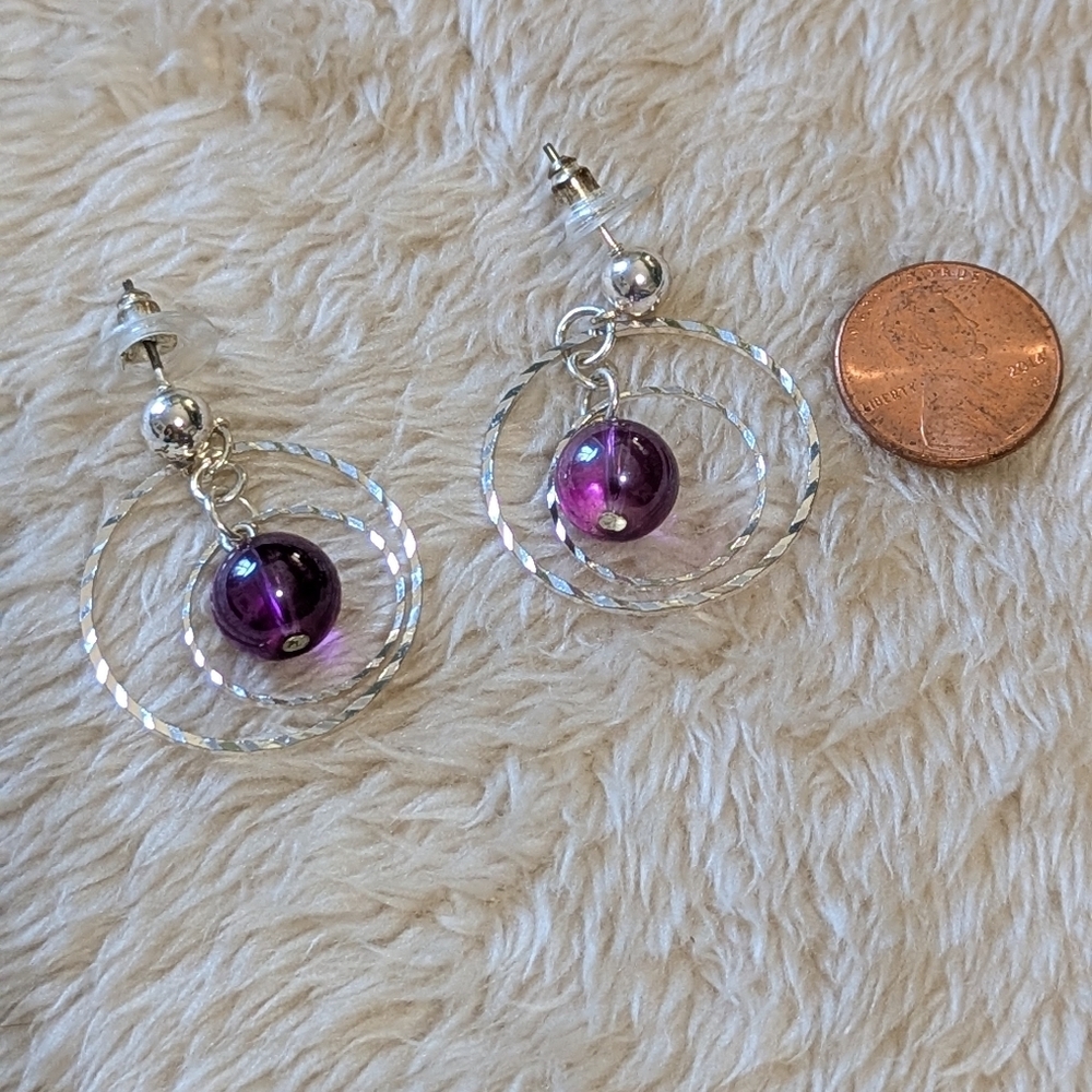 Vintage Sillvertone and Purple Bead Intertwined Hoop Pierced Earrings - Picture 4 of 6